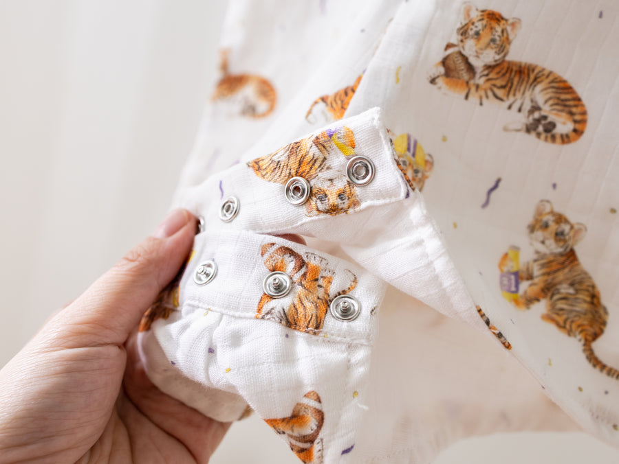 louisiana-tigers-muslin-baby-clothes